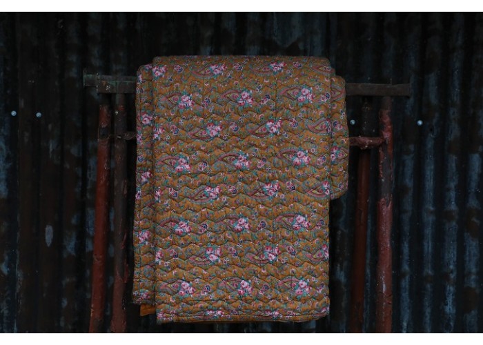 Unused ex shop stock Cosy Quilt paisley QC66
